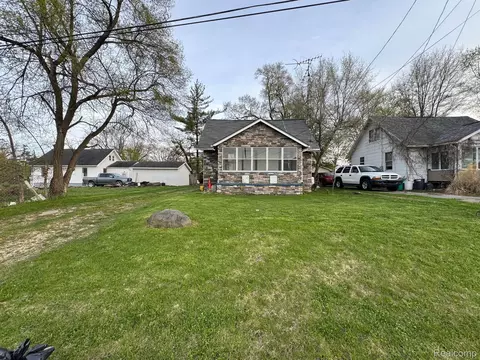 1406 E Boatfield Ave, Burton, MI 48529