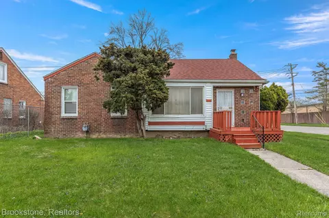 18000 Fenmore St, Detroit, MI 48235