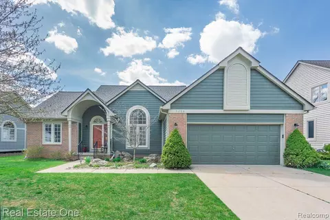 3208 Fairgrove, Rochester Hills, MI 48309