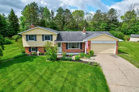 13004 Amesbury, Tyrone, MI 48430