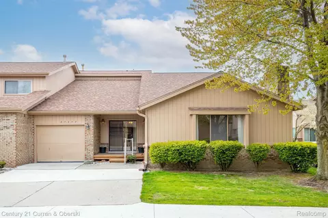 37442 N Laurel Park Dr N 25 3 Dr N #25, Livonia, MI 48152