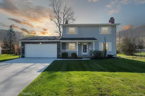 1304 Whitehaven, Owosso, MI 48867