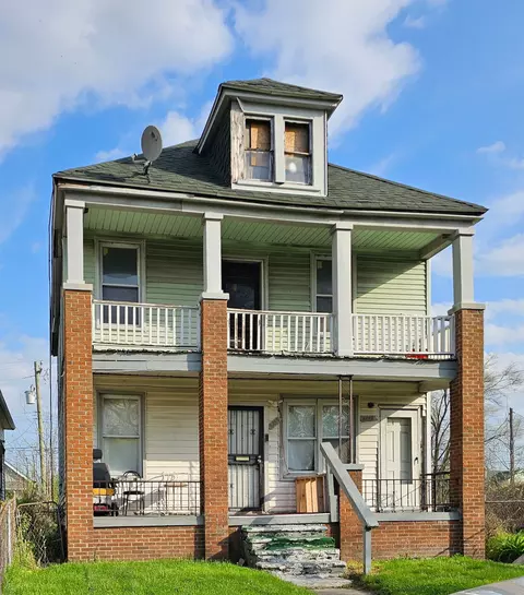 2415 Cody St, Hamtramck, MI 48212