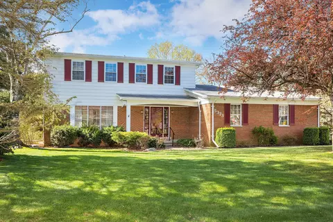 5373 Shrewsbury Dr, Troy, MI 48085