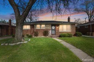23630 Church St, Oak Park, MI 48237
