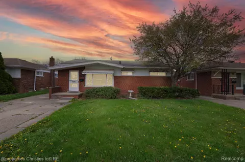 24680 Kelly Rd, Eastpointe, MI 48021