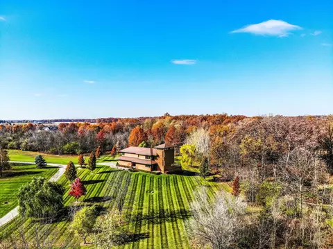 8104 Parker Rd, Saline, MI 48176