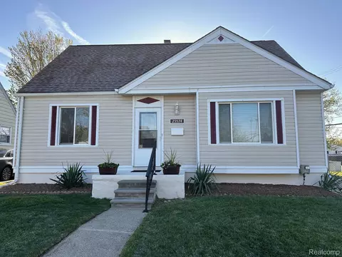 25574 Wiseman St, Roseville, MI 48066
