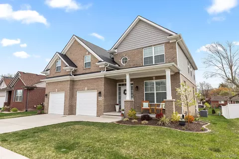 8854 Dover Crt Ct, Livonia, MI 48150