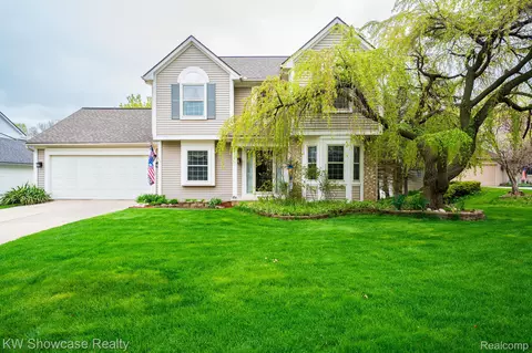 1247 Glenwood, Walled Lake, MI 48390