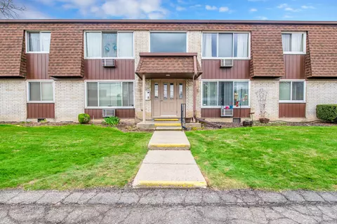 30237 Utica Rd #140E, Roseville, MI 48066