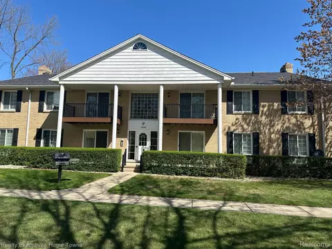 11840 Ina Dr #66, Sterling Heights, MI 48312