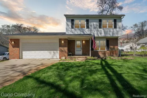 2159 Terrapin St, Wolverine Lake, MI 48390