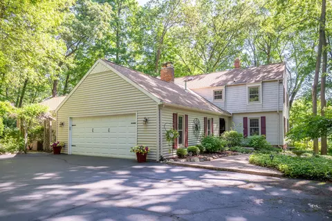 5511 Arapaho Pass, Pinckney, MI 48169