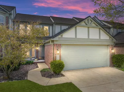 2216 Lone Wolf Ln, Canton, MI 48188