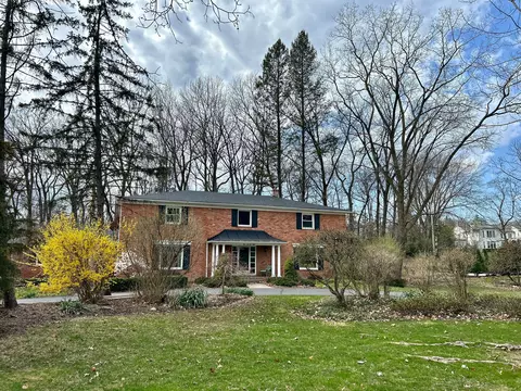 478 Dunston Rd, Bloomfield Hills, MI 48304