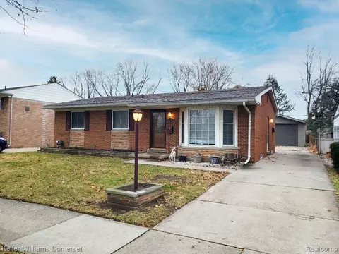 28752 Milton Ave, Warren, MI 48092