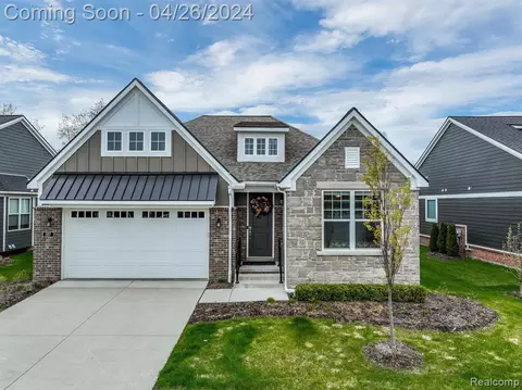 197 Weston Ln, Rochester, MI 48309