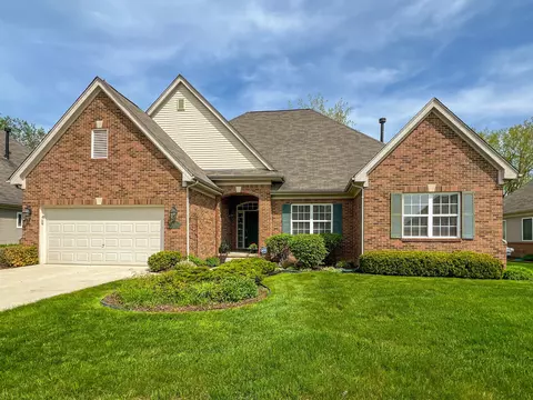 2206 Lagoon Dr, Rochester Hills, MI 48309