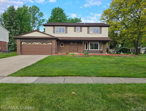 38190 Laurenwood St, Wayne, MI 48184