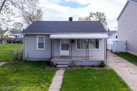 46 E Dallas Ave, Madison Heights, MI 48071