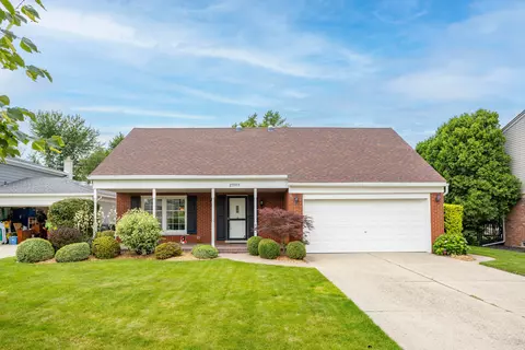 21911 River Rd, Saint Clair Shores, MI 48080