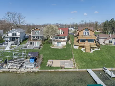 11465 Torrey Rd, Fenton, MI 48430