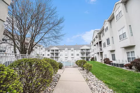 288 W Saginaw St #101, East Lansing, MI 48823