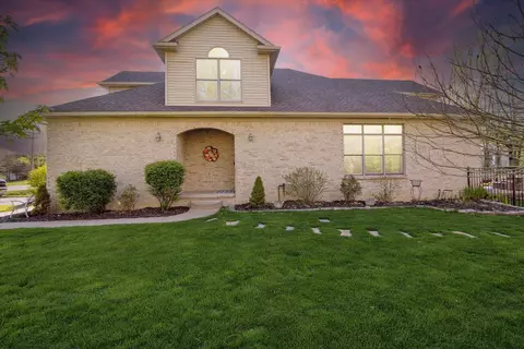 47436 Saltz Rd, Canton, MI 48187