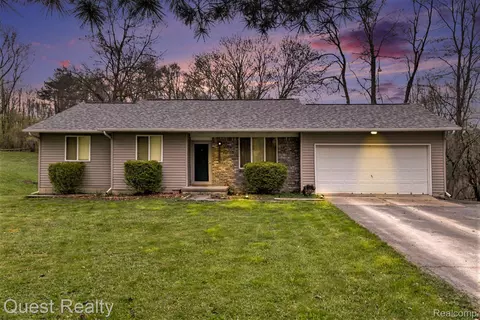16154 Falk Rd, Holly, MI 48442