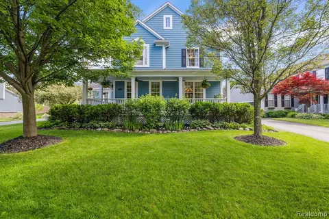 6091 Village Ct, Clarkston, MI 48346