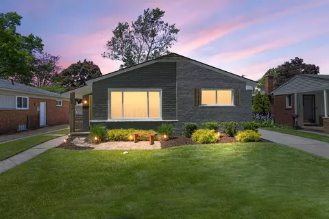 2817 Oliver Rd, Royal Oak, MI 48073