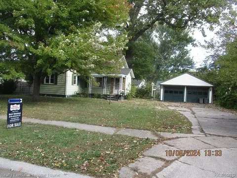 3314 Poplar St, Port Huron, MI 48060