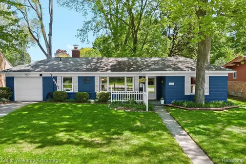16598 Lexington, Redford, MI 48240