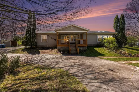 4210 White Lake Rd, White Lake, MI 48383