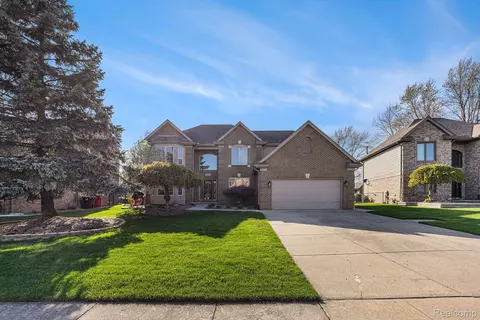 54611 Joseph Ronald Dr, Macomb, MI 48042