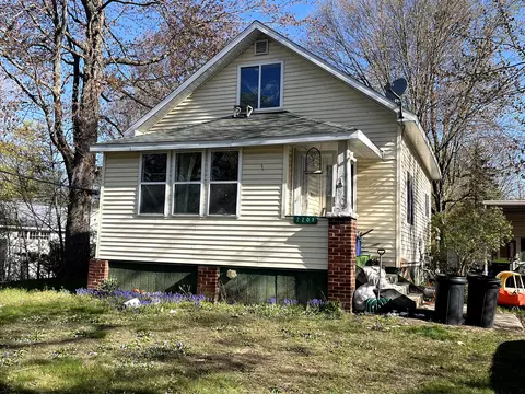 2201 E Ashman St, Midland, MI 48642