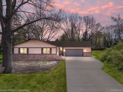 2883 Lauryl Dr, Commerce, MI 48382