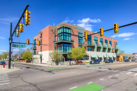 211 E 9 Mile Rd #308A, Ferndale, MI 48220