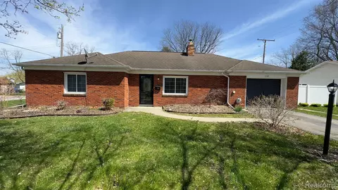 1150 Jefferson St, Lapeer, MI 48446