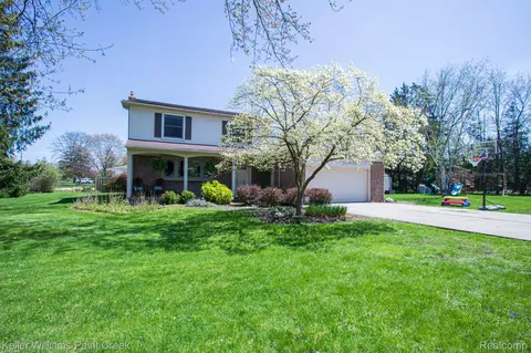 25960 Springbrook Dr, Farmington Hills, MI 48336