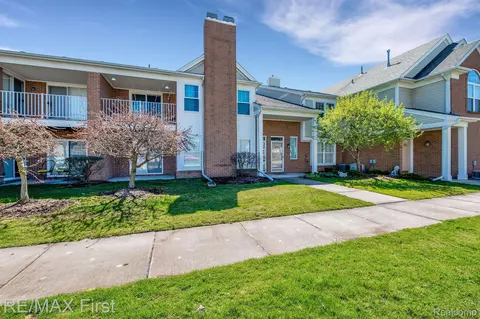 16888 Glenmoor Blvd, Macomb, MI 48044