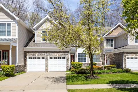49702 Timber Trl, Novi, MI 48374