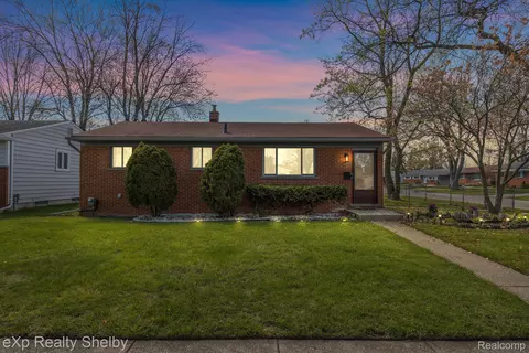42353 Stanberry Dr, Sterling Heights, MI 48313