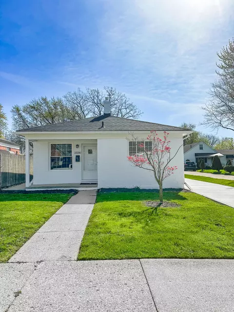 23206 Oakwood Ave, Eastpointe, MI 48021
