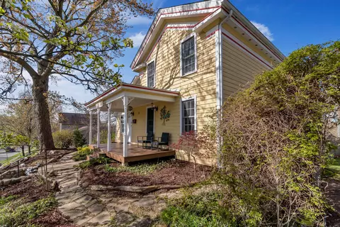 81 S Main St, Village Of Clarkston, MI 48346