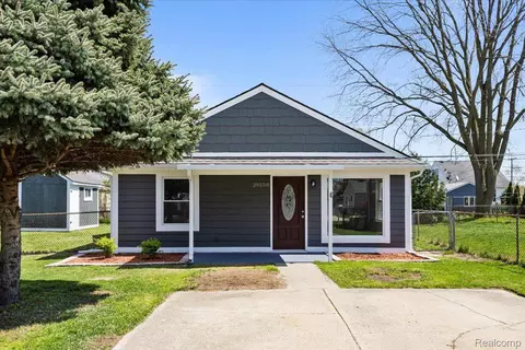 29550 Ruthdale St, Roseville, MI 48066