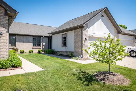 13524 Highland Cir, Sterling Heights, MI 48312