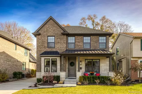 748 Elizabeth St, Rochester, MI 48307