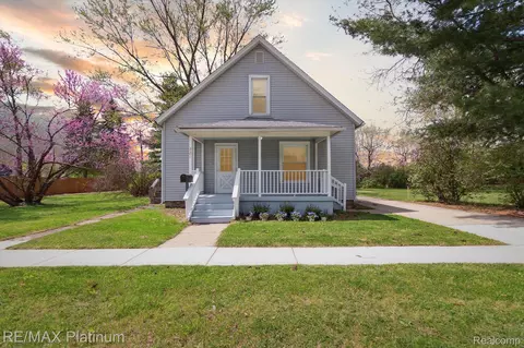 321 N 5th St, Brighton, MI 48116